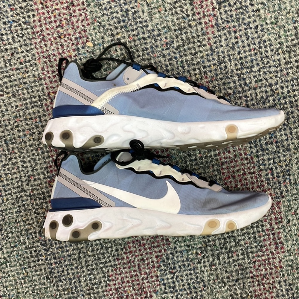 Nike - Picture 2 of 7